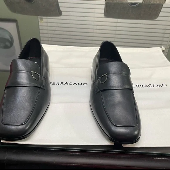 New in Box Black Ferragamo Moccasin with Gancini ornament Size 10 EE